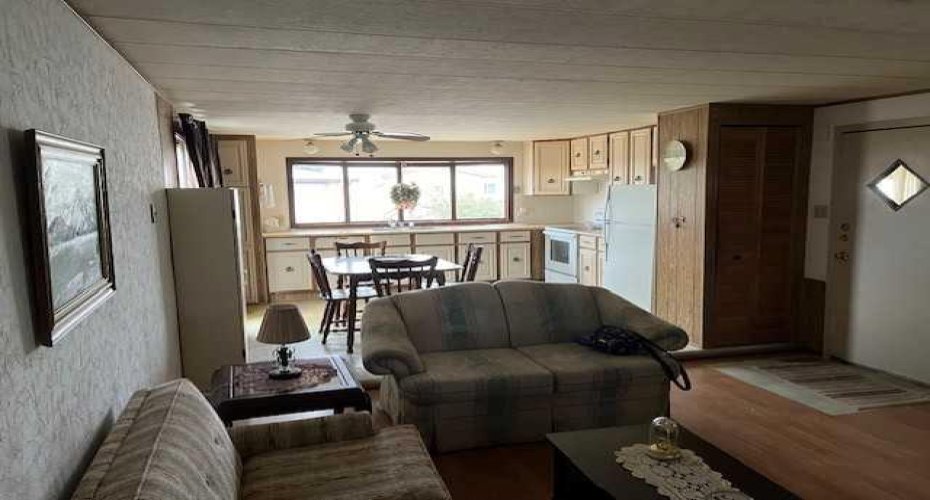 5853 4 Street, Claresholm, Alberta T0L0T0, 3 Bedrooms Bedrooms, ,1 BathroomBathrooms,Mobile,For Sale,4,A2252864