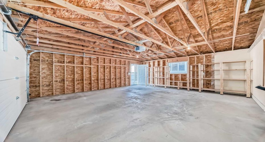 42 Ypres Green, Calgary, Alberta T2T 6M1, 2 Bedrooms Bedrooms, ,4 BathroomsBathrooms,Residential,For Sale,Ypres,A2252885