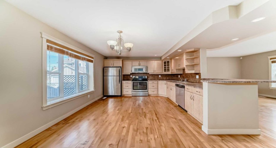 42 Ypres Green, Calgary, Alberta T2T 6M1, 2 Bedrooms Bedrooms, ,4 BathroomsBathrooms,Residential,For Sale,Ypres,A2252885