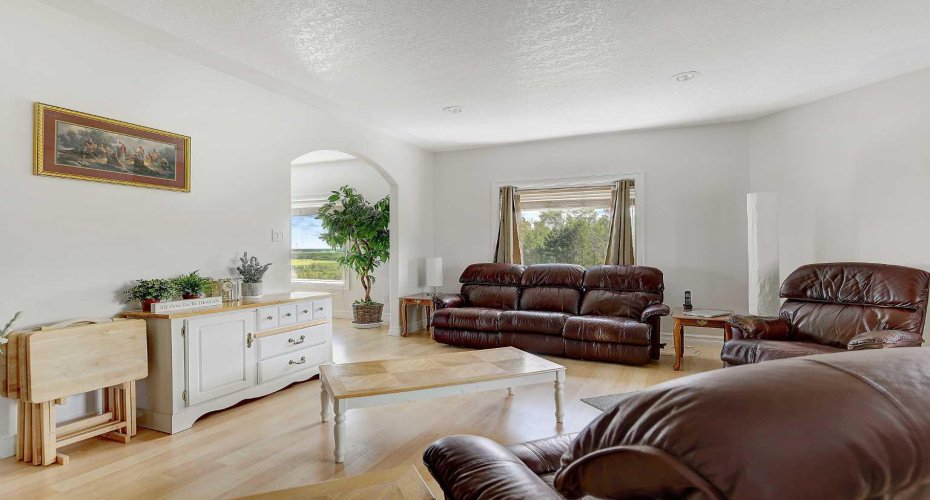 17 - 713019 RR 71, Rural Grande Prairie No. 1, County of, Alberta T8V 3A4, 5 Bedrooms Bedrooms, ,3 BathroomsBathrooms,Agri-business,For Sale,RR 71,A2253405