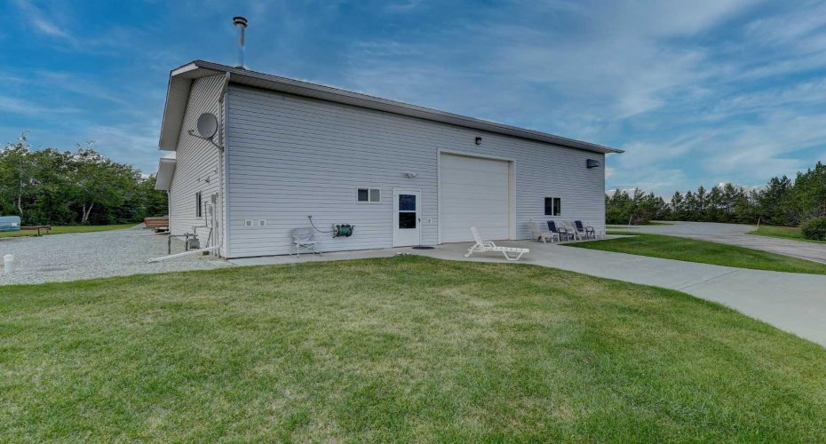 17 - 713019 RR 71, Rural Grande Prairie No. 1, County of, Alberta T8V 3A4, 5 Bedrooms Bedrooms, ,3 BathroomsBathrooms,Agri-business,For Sale,RR 71,A2253405
