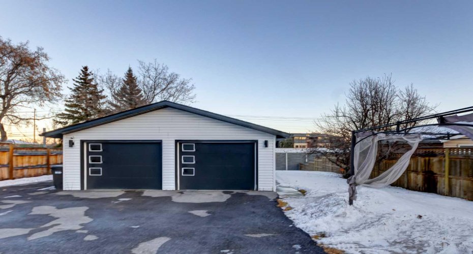 392 Cantrell Drive, Calgary, Alberta T2W 2E4, 4 Bedrooms Bedrooms, ,3 BathroomsBathrooms,Residential,For Sale,Cantrell,A2251732