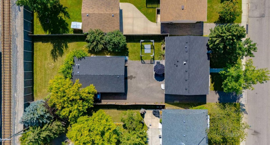 392 Cantrell Drive, Calgary, Alberta T2W 2E4, 4 Bedrooms Bedrooms, ,3 BathroomsBathrooms,Residential,For Sale,Cantrell,A2251732