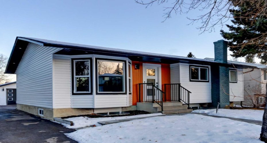 392 Cantrell Drive, Calgary, Alberta T2W 2E4, 4 Bedrooms Bedrooms, ,3 BathroomsBathrooms,Residential,For Sale,Cantrell,A2251732