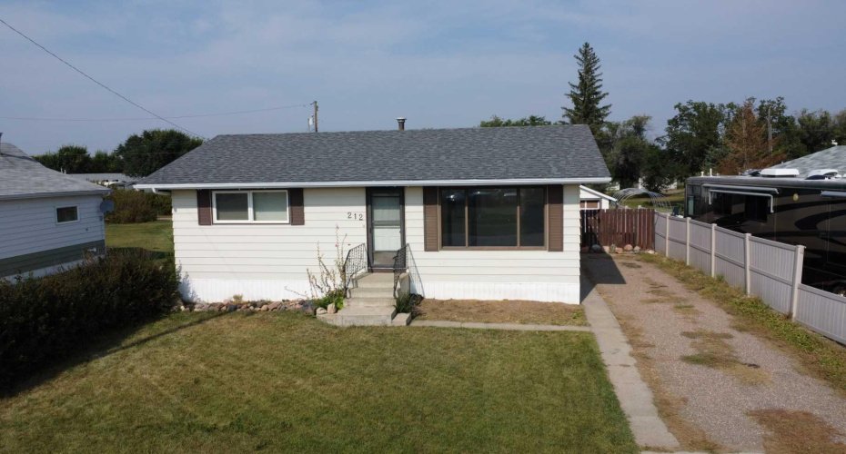212 5 Avenue, Youngstown, Alberta T0J3P0, 4 Bedrooms Bedrooms, ,1 BathroomBathrooms,Residential,For Sale,5,A2253707