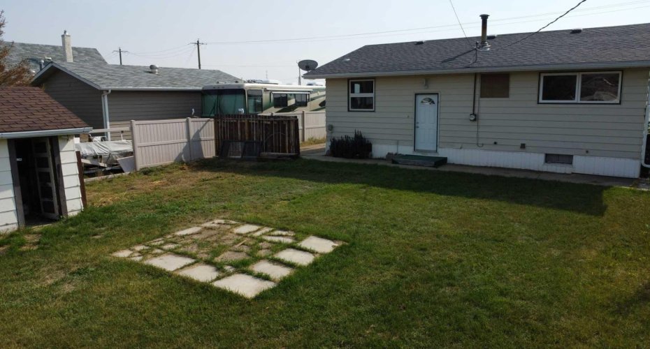 212 5 Avenue, Youngstown, Alberta T0J3P0, 4 Bedrooms Bedrooms, ,1 BathroomBathrooms,Residential,For Sale,5,A2253707