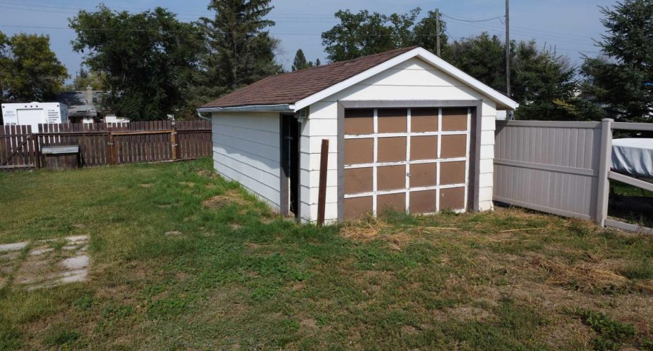 212 5 Avenue, Youngstown, Alberta T0J3P0, 4 Bedrooms Bedrooms, ,1 BathroomBathrooms,Residential,For Sale,5,A2253707