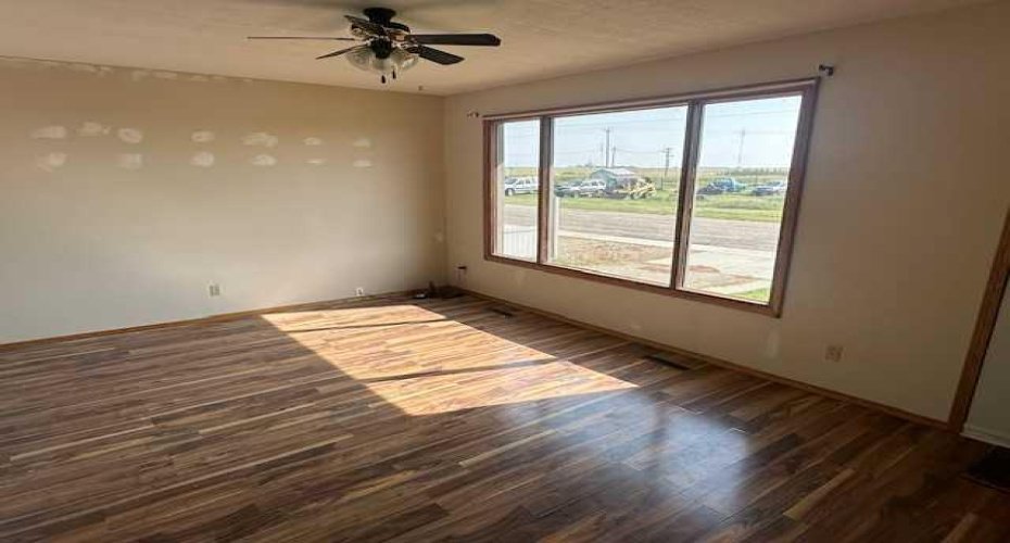 212 5 Avenue, Youngstown, Alberta T0J3P0, 4 Bedrooms Bedrooms, ,1 BathroomBathrooms,Residential,For Sale,5,A2253707