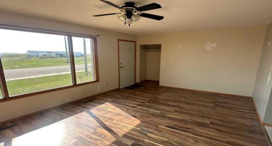 212 5 Avenue, Youngstown, Alberta T0J3P0, 4 Bedrooms Bedrooms, ,1 BathroomBathrooms,Residential,For Sale,5,A2253707