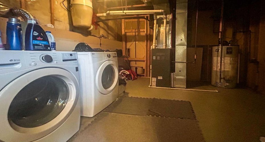 Basement washer and dryer