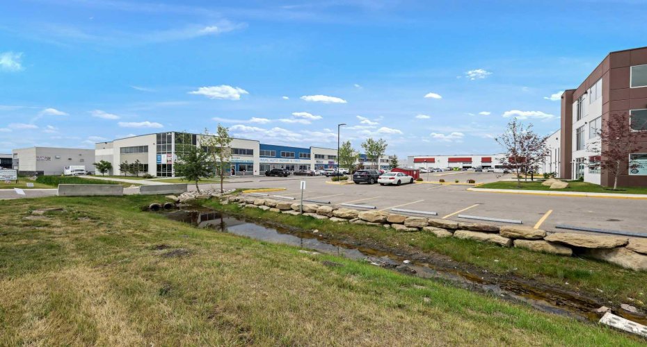 10985 38 Street, Calgary, Alberta T3N1E7, ,Commercial,For Sale,38,A2253959