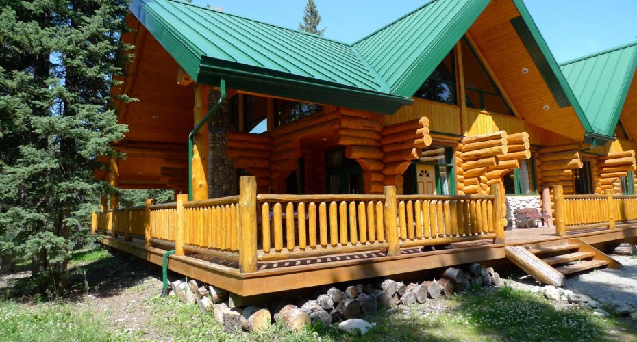 104 White Avenue, Bragg Creek, Alberta T0L 0K0, 7 Bedrooms Bedrooms, ,6 BathroomsBathrooms,Residential,For Sale,White,A2216524