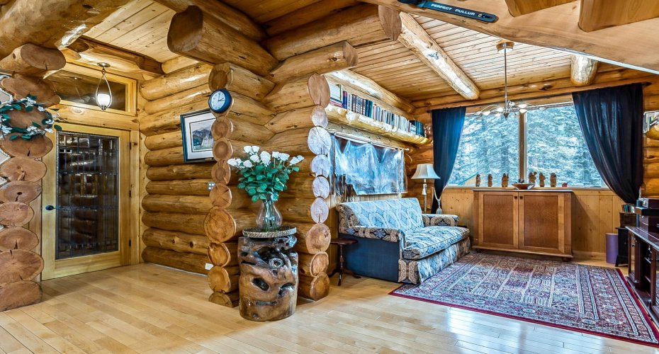 104 White Avenue, Bragg Creek, Alberta T0L 0K0, 7 Bedrooms Bedrooms, ,6 BathroomsBathrooms,Residential,For Sale,White,A2216524