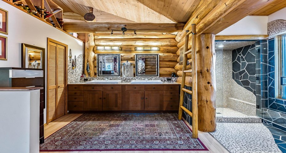 104 White Avenue, Bragg Creek, Alberta T0L 0K0, 7 Bedrooms Bedrooms, ,6 BathroomsBathrooms,Residential,For Sale,White,A2216524