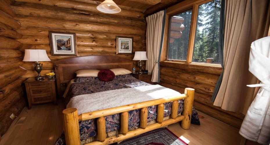 104 White Avenue, Bragg Creek, Alberta T0L 0K0, 7 Bedrooms Bedrooms, ,6 BathroomsBathrooms,Residential,For Sale,White,A2216524