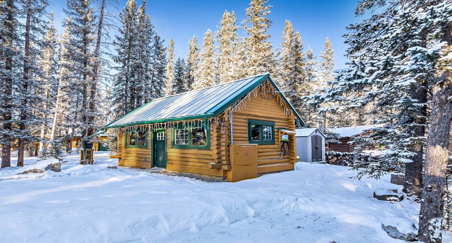 104 White Avenue, Bragg Creek, Alberta T0L 0K0, 7 Bedrooms Bedrooms, ,6 BathroomsBathrooms,Residential,For Sale,White,A2216524