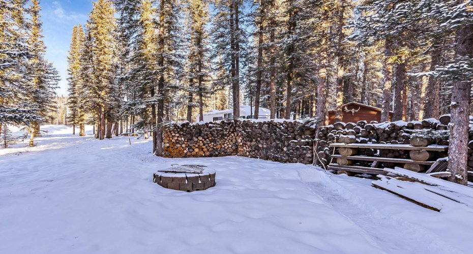 104 White Avenue, Bragg Creek, Alberta T0L 0K0, 7 Bedrooms Bedrooms, ,6 BathroomsBathrooms,Residential,For Sale,White,A2216524