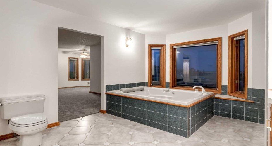 235048 Range Road 281, Rural Rocky View County, Alberta T1X 2C5, 3 Bedrooms Bedrooms, ,4 BathroomsBathrooms,Residential,For Sale,Range Road 281,A2244392