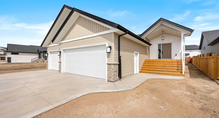 6004 13 Street, Lloydminster, Alberta T9V 3V5, 5 Bedrooms Bedrooms, ,3 BathroomsBathrooms,Residential,For Sale,13,A2249830