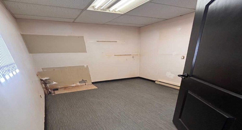 20 3 Street, Medicine Hat, Alberta T1A0G2, ,Commercial,For Lease,3,A2254758
