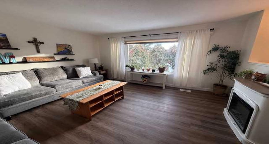 1506 1 Avenue, Drumheller, Alberta T0J 0Y1, 5 Bedrooms Bedrooms, ,2 BathroomsBathrooms,Residential,For Sale,1,A2253554