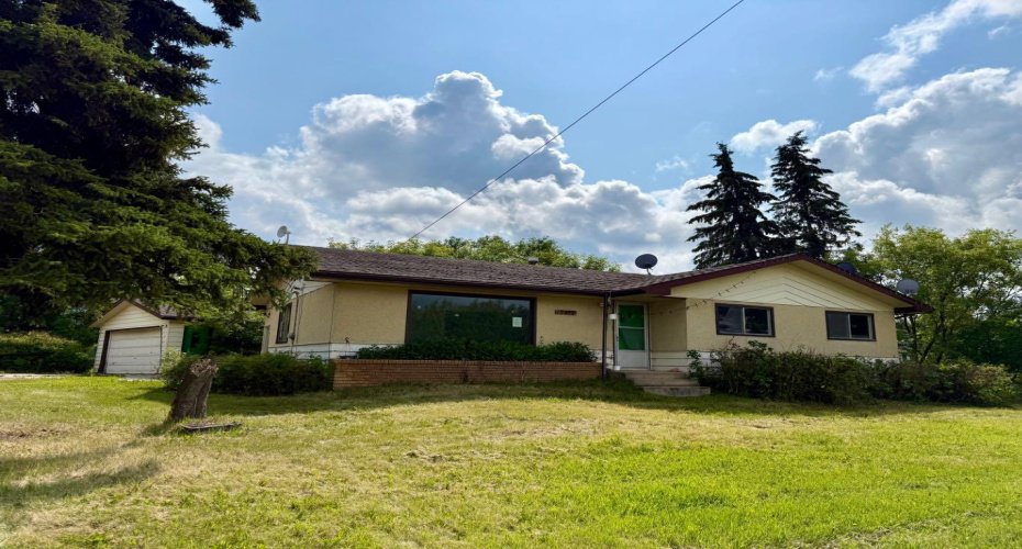 9917 103 Avenue, Plamondon, Alberta T0A 0M0, 4 Bedrooms Bedrooms, ,1 BathroomBathrooms,Residential,For Sale,103,A2237253