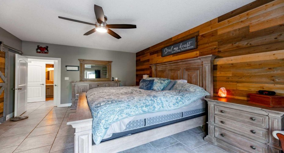 24426 East River Road, Hinton, Alberta T7V 1X7, 6 Bedrooms Bedrooms, ,5 BathroomsBathrooms,Residential,For Sale,East River,A2254750