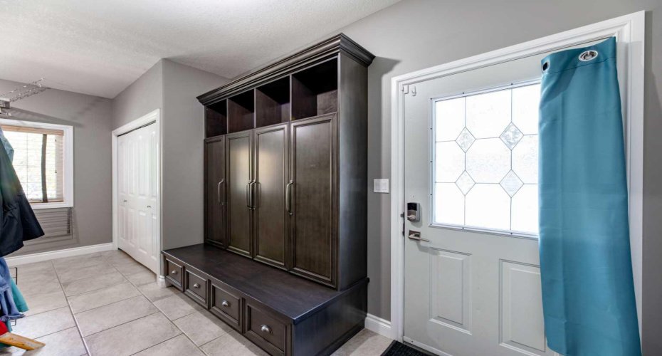 24426 East River Road, Hinton, Alberta T7V 1X7, 6 Bedrooms Bedrooms, ,5 BathroomsBathrooms,Residential,For Sale,East River,A2254750