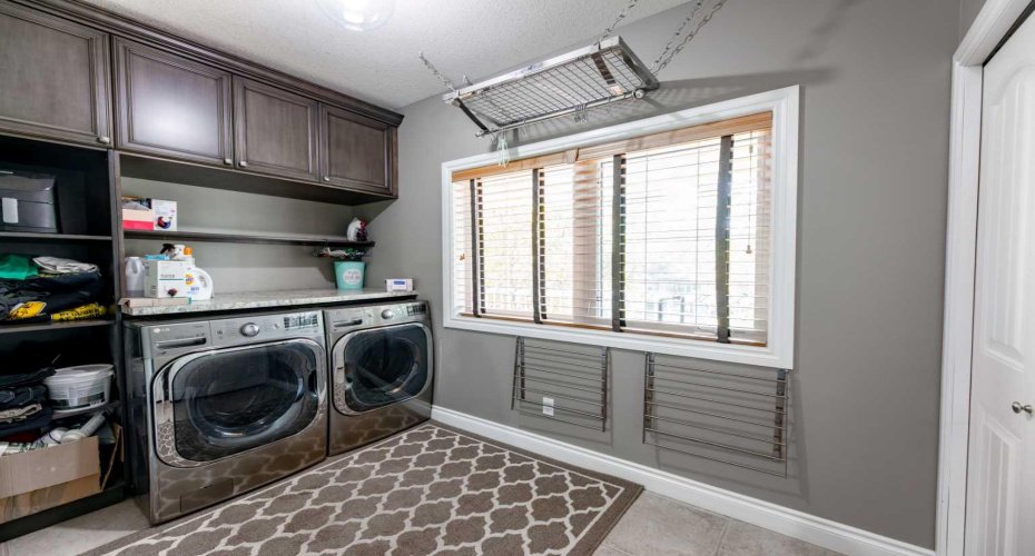 24426 East River Road, Hinton, Alberta T7V 1X7, 6 Bedrooms Bedrooms, ,5 BathroomsBathrooms,Residential,For Sale,East River,A2254750