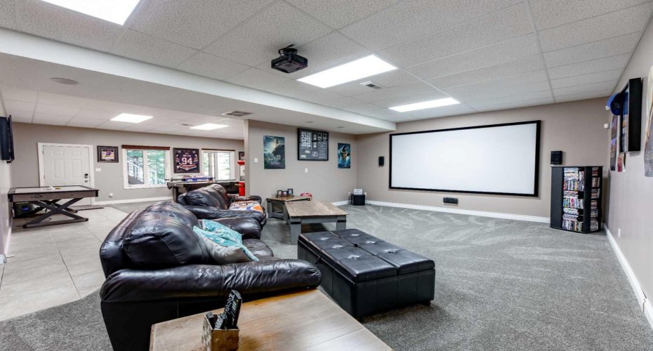 24426 East River Road, Hinton, Alberta T7V 1X7, 6 Bedrooms Bedrooms, ,5 BathroomsBathrooms,Residential,For Sale,East River,A2254750