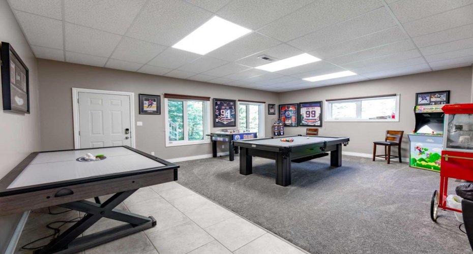 24426 East River Road, Hinton, Alberta T7V 1X7, 6 Bedrooms Bedrooms, ,5 BathroomsBathrooms,Residential,For Sale,East River,A2254750