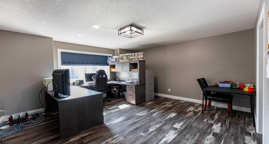 24426 East River Road, Hinton, Alberta T7V 1X7, 6 Bedrooms Bedrooms, ,5 BathroomsBathrooms,Residential,For Sale,East River,A2254750