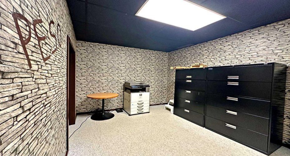 9906A Franklin Avenue, Fort McMurray, Alberta T9H 2K5, ,Commercial,For Lease,Franklin,A2254775