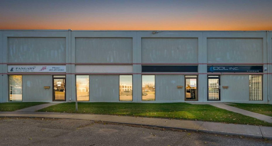 2219 35 Avenue, Calgary, Alberta T2E 6W3, ,Commercial,For Sale,35,A2174996