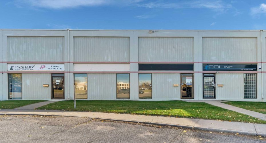 2219 35 Avenue, Calgary, Alberta T2E 6W3, ,Commercial,For Sale,35,A2174996