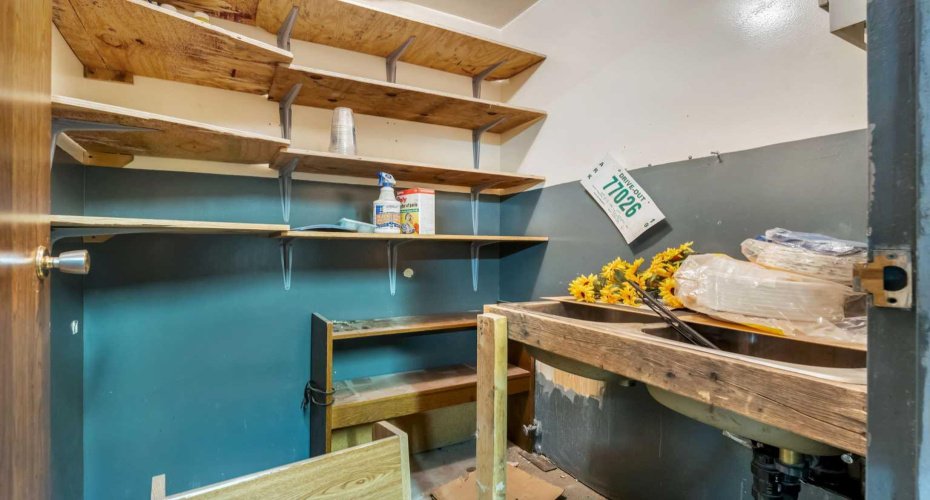 2219 35 Avenue, Calgary, Alberta T2E 6W3, ,Commercial,For Sale,35,A2174996