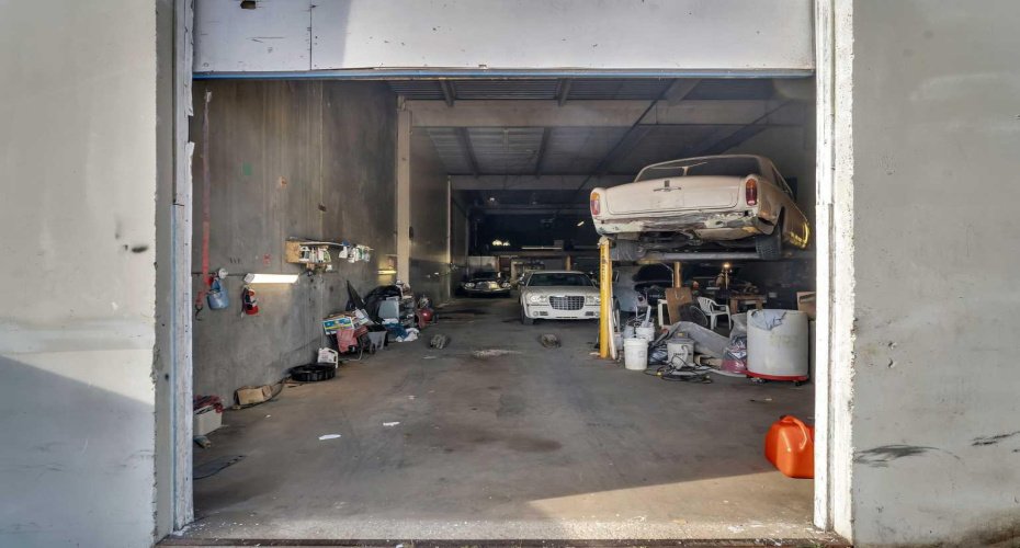 2219 35 Avenue, Calgary, Alberta T2E 6W3, ,Commercial,For Sale,35,A2174996