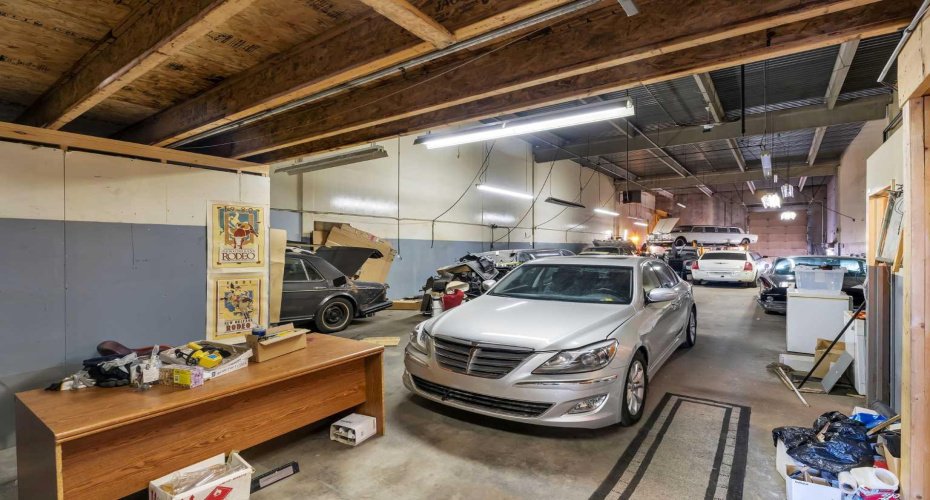 2219 35 Avenue, Calgary, Alberta T2E 6W3, ,Commercial,For Sale,35,A2174996