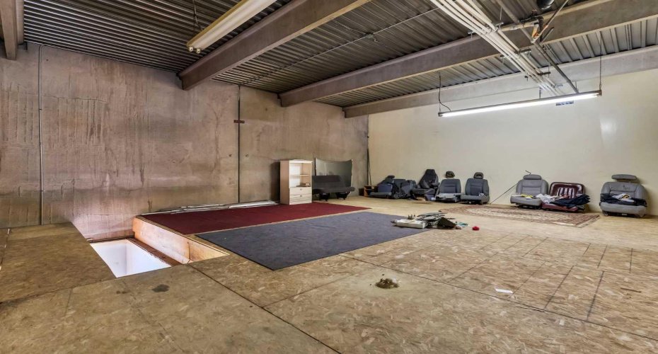 2219 35 Avenue, Calgary, Alberta T2E 6W3, ,Commercial,For Sale,35,A2174996