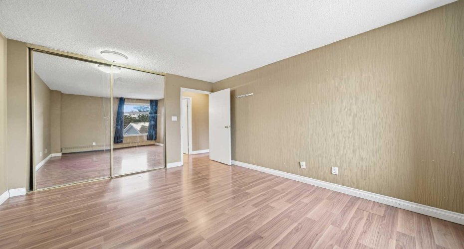 8604 48 Avenue, Calgary, Alberta T3B 5E6, 2 Bedrooms Bedrooms, ,1 BathroomBathrooms,Residential,For Sale,48,A2255215