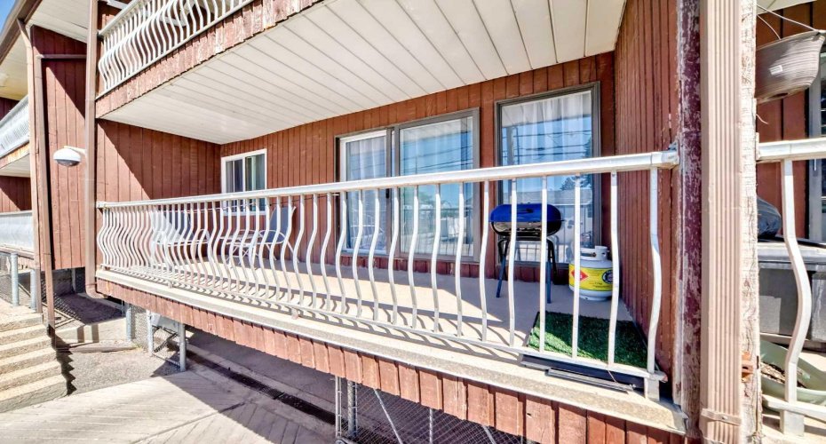 1113 37 Street, Calgary, Alberta T3C 1S5, 1 Bedroom Bedrooms, ,1 BathroomBathrooms,Residential,For Sale,37,A2225968