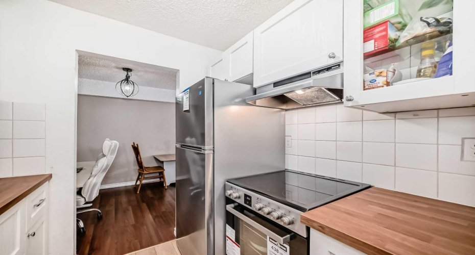 1113 37 Street, Calgary, Alberta T3C 1S5, 1 Bedroom Bedrooms, ,1 BathroomBathrooms,Residential,For Sale,37,A2225968