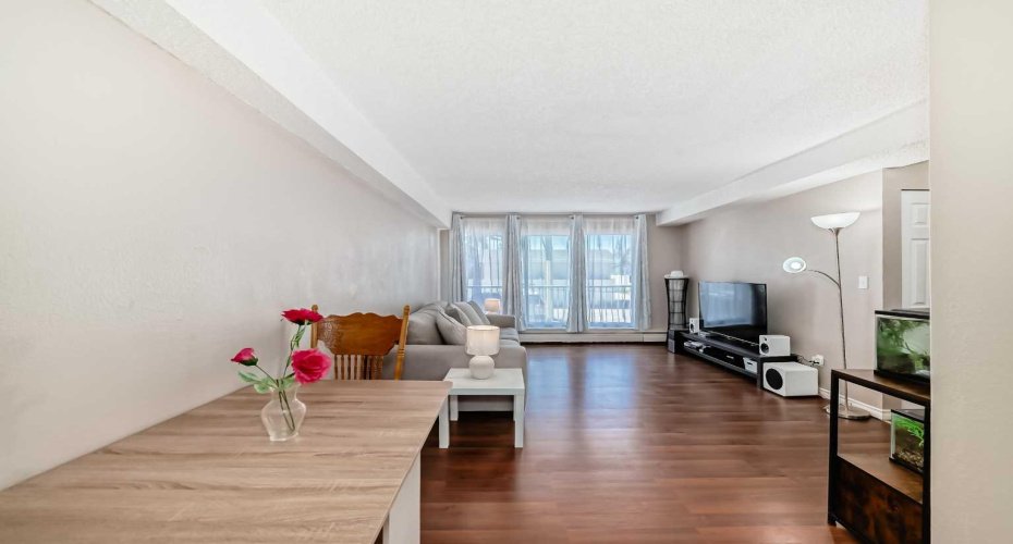 1113 37 Street, Calgary, Alberta T3C 1S5, 1 Bedroom Bedrooms, ,1 BathroomBathrooms,Residential,For Sale,37,A2225968