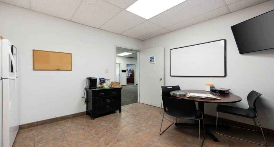 920 Memorial Drive, Fort McMurray, Alberta T9K 0N9, ,Commercial,For Lease,Memorial,A2252752