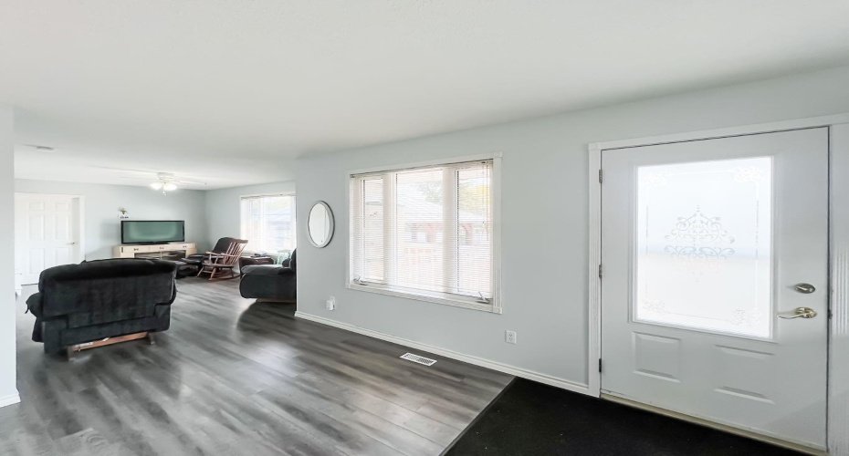143 Peace River Ave, Joussard, Alberta T0G 1J0, 2 Bedrooms Bedrooms, ,2 BathroomsBathrooms,Residential,For Sale,Peace River Ave,A2254580