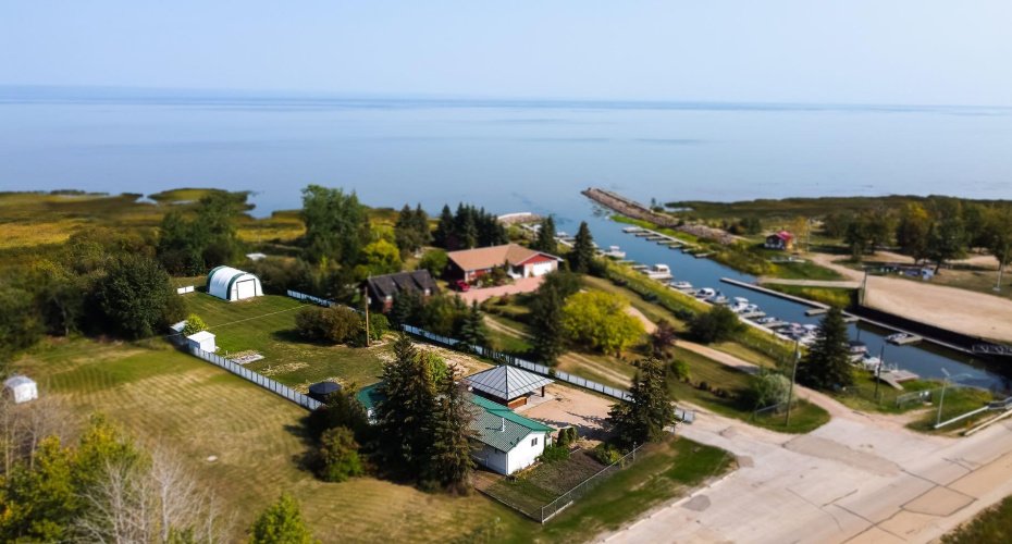 143 Peace River Ave, Joussard, Alberta T0G 1J0, 2 Bedrooms Bedrooms, ,2 BathroomsBathrooms,Residential,For Sale,Peace River Ave,A2254580
