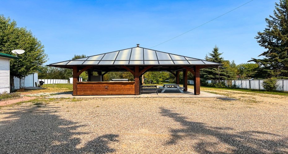 143 Peace River Ave, Joussard, Alberta T0G 1J0, 2 Bedrooms Bedrooms, ,2 BathroomsBathrooms,Residential,For Sale,Peace River Ave,A2254580