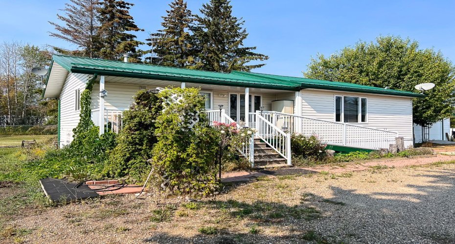 143 Peace River Ave, Joussard, Alberta T0G 1J0, 2 Bedrooms Bedrooms, ,2 BathroomsBathrooms,Residential,For Sale,Peace River Ave,A2254580