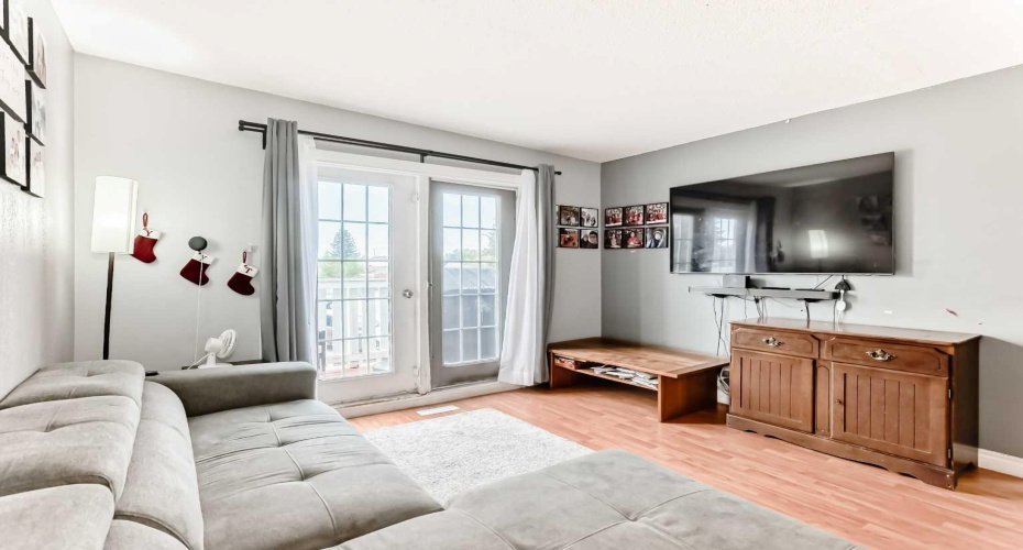 203 Penbrooke Close, Calgary, Alberta T2A 3N9, 4 Bedrooms Bedrooms, ,2 BathroomsBathrooms,Residential,For Sale,Penbrooke,A2256139