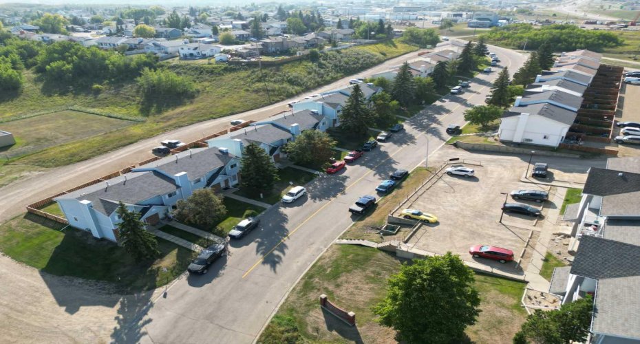 8420 99 Avenue, Peace River, Alberta T8S 1W3, ,Commercial,For Sale,99,A2256213
